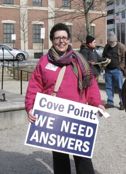 speech microphone crowd woman